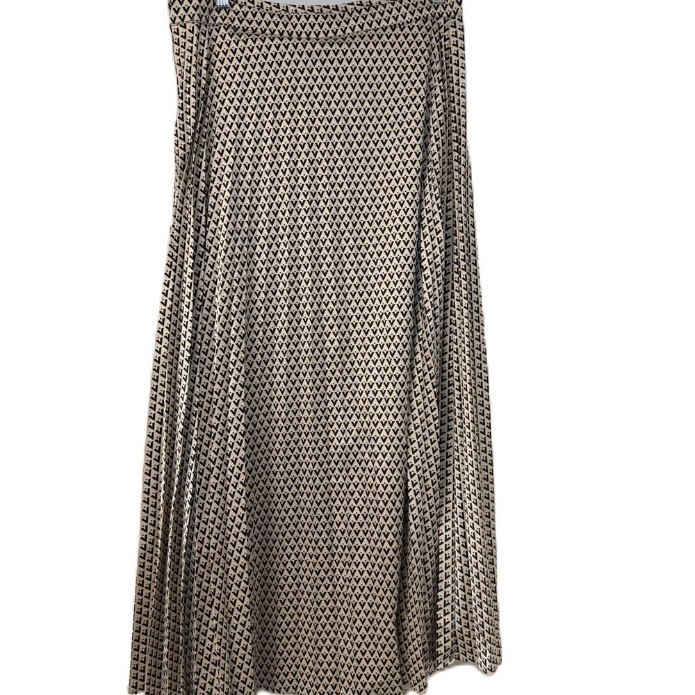 Signature Black and Tan A-line Maxi Skirt with Pleats for Work